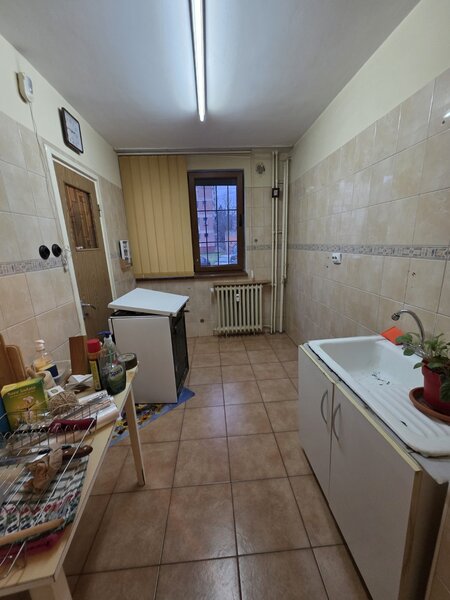 1 Decembrie 1918, 10 minute metrou, Auchan, chiar pe Onisifor Ghibu,