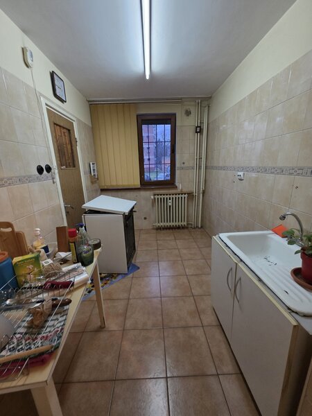 1 Decembrie 1918, 10 minute metrou, Auchan, chiar pe Onisifor Ghibu,