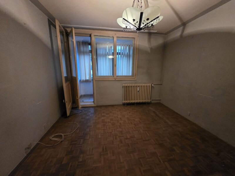 1 Decembrie 1918, 10 minute metrou, Auchan, chiar pe Onisifor Ghibu,