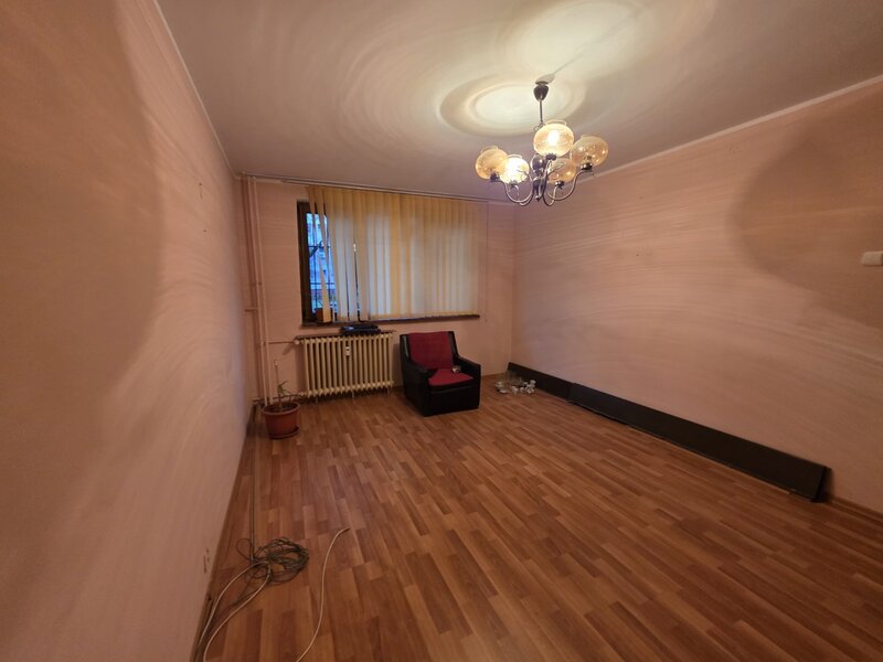 1 Decembrie 1918, 10 minute metrou, Auchan, chiar pe Onisifor Ghibu,