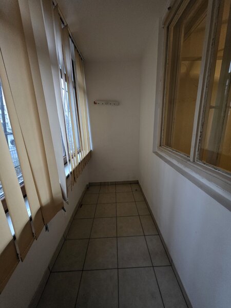 1 Decembrie 1918, 10 minute metrou, Auchan, chiar pe Onisifor Ghibu,