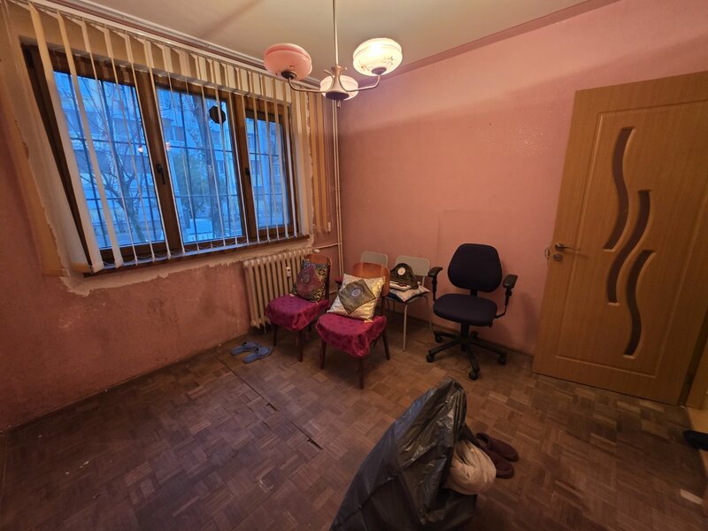 1 Decembrie 1918, 10 minute metrou, Auchan, chiar pe Onisifor Ghibu,